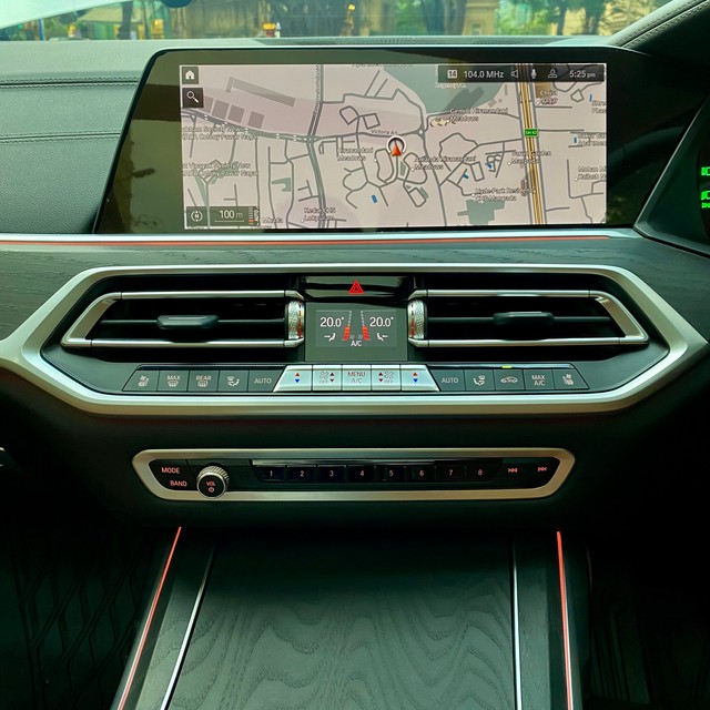 Second-hand 2022 BMW X7 xDrive30d DPE Signature for sale in Thane-20