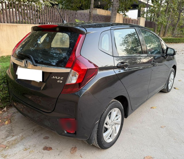 Second-hand 2016 Honda Jazz 1.2 V AT i VTEC for sale in New Delhi-5