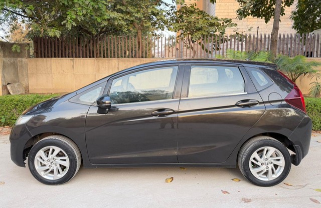 Second-hand 2016 Honda Jazz 1.2 V AT i VTEC for sale in New Delhi-2