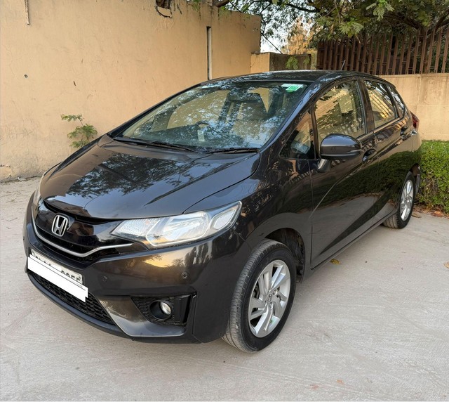 Second-hand 2016 Honda Jazz 1.2 V AT i VTEC for sale in New Delhi-3