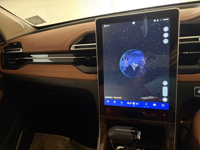 Second-hand 2024 MG Hector Plus Savvy Pro CVT 2023-2025 for sale in Gurgaon-2