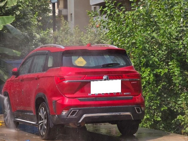 Second-hand 2024 MG Hector Plus Savvy Pro CVT 2023-2025 for sale in Gurgaon-4
