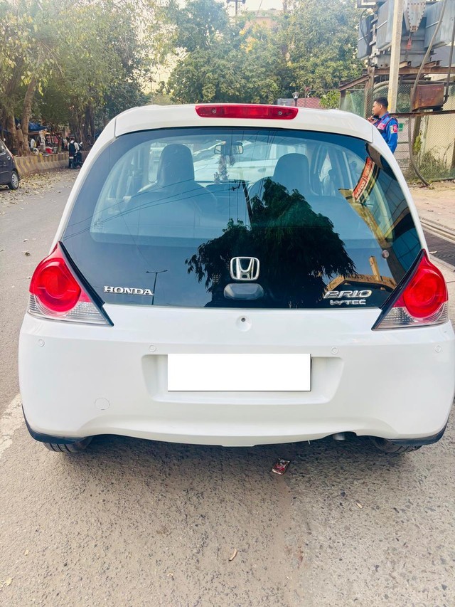 Second-hand 2018 Honda Brio 1.2 E MT for sale in Noida-5
