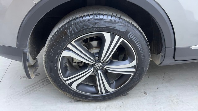 Second-hand 2022 MG Astor Savvy Sangria CVT for sale in Hyderabad-18