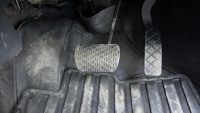 Second-hand 2022 MG Astor Savvy Sangria CVT for sale in Hyderabad-14