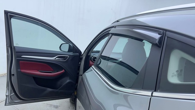 Second-hand 2022 MG Astor Savvy Sangria CVT for sale in Hyderabad-31