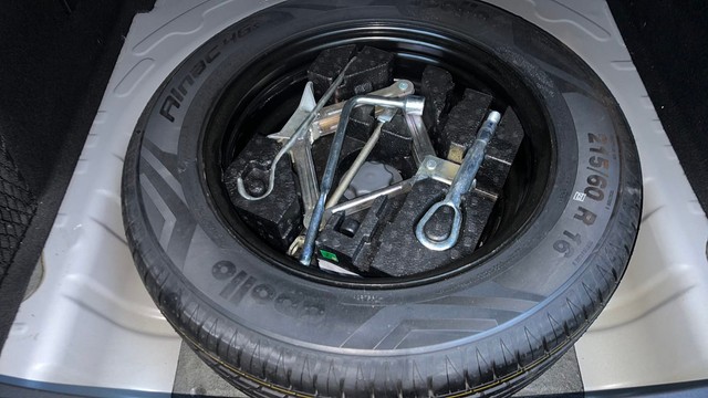 Second-hand 2022 MG Astor Savvy Sangria CVT for sale in Hyderabad-21