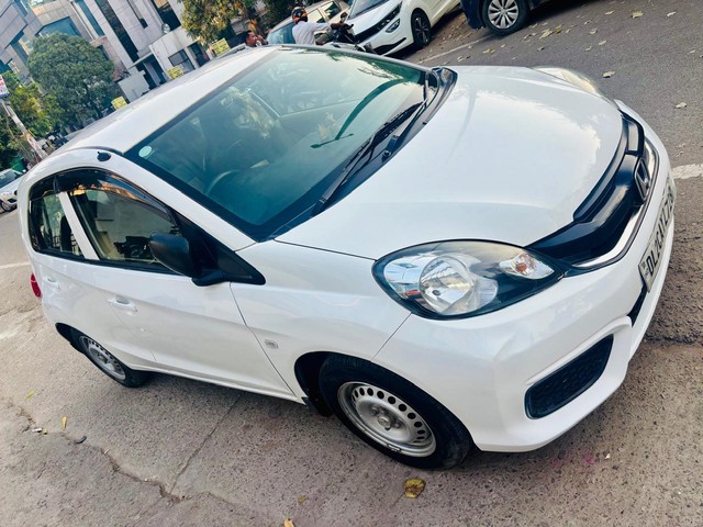 Second-hand 2018 Honda Brio 1.2 E MT for sale in Noida-7
