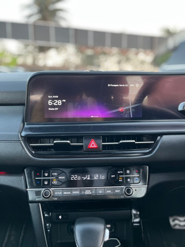 Second-hand 2024 Kia Seltos GTX Plus Diesel AT for sale in Surat-16