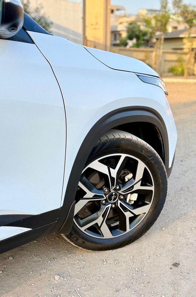 Second-hand 2024 Kia Seltos GTX Plus Diesel AT for sale in Surat-8