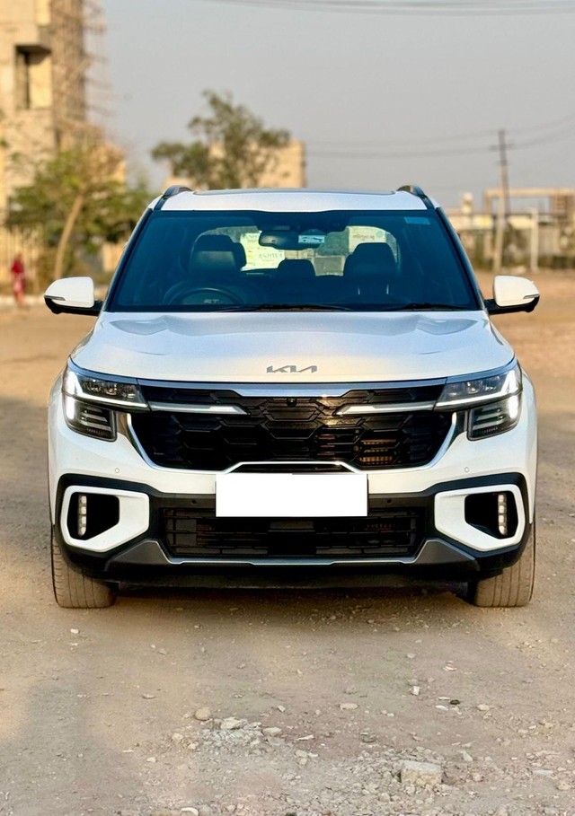 Second-hand 2024 Kia Seltos GTX Plus Diesel AT for sale in Surat-19