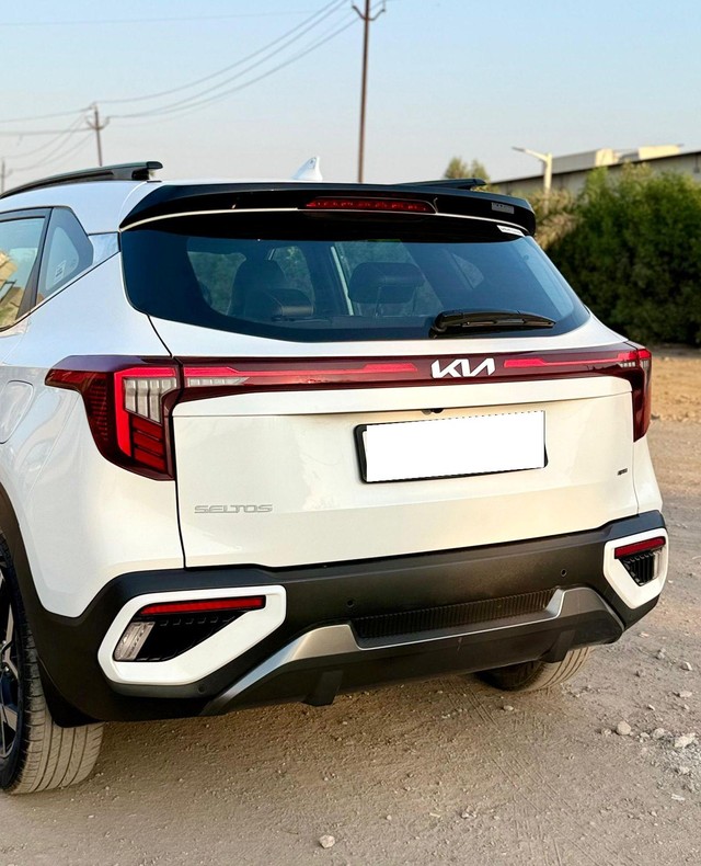 Second-hand 2024 Kia Seltos GTX Plus Diesel AT for sale in Surat-20