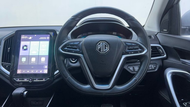 Second-hand 2020 MG Hector Sharp DCT for sale in Hyderabad-36