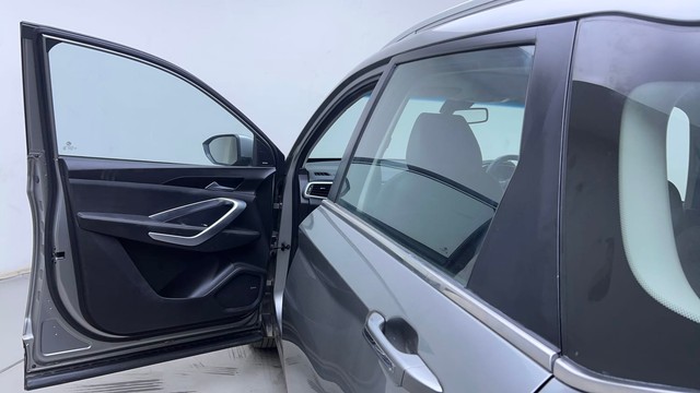 Second-hand 2020 MG Hector Sharp DCT for sale in Hyderabad-32