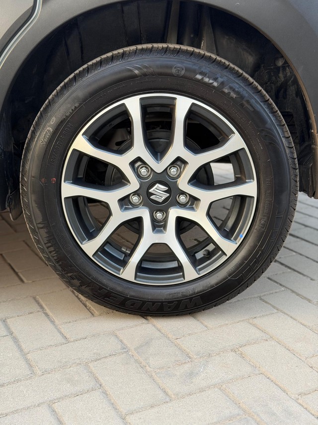 Maruti Suzuki XL6 Zeta Second-hand 2024 Maruti Suzuki XL6 Zeta for sale in Surat-6