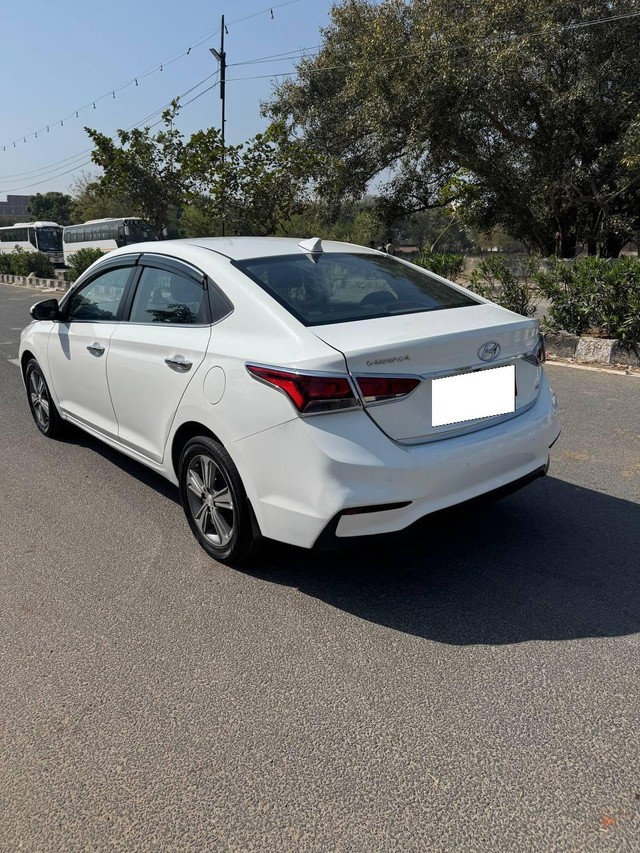 Second-hand 2019 Hyundai Verna VTVT 1.6 SX for sale in New Delhi-5