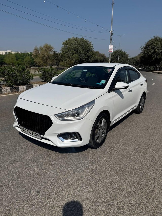Second-hand 2019 Hyundai Verna VTVT 1.6 SX for sale in New Delhi-4