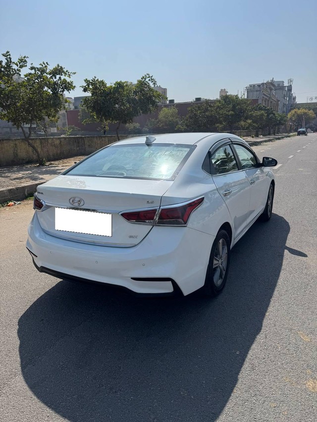 Second-hand 2019 Hyundai Verna VTVT 1.6 SX for sale in New Delhi-10