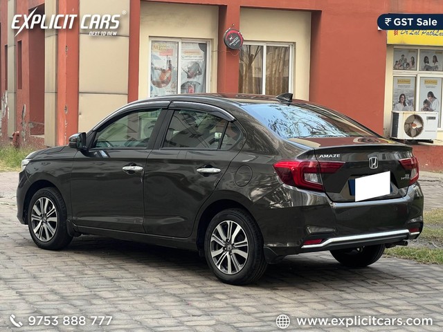 Second-hand 2023 Honda Amaze 2nd Gen VX CVT for sale in Kolkata-3