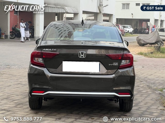 Second-hand 2023 Honda Amaze 2nd Gen VX CVT for sale in Kolkata-2