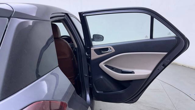 Second-hand 2020 Hyundai i20 Sportz Plus for sale in Hyderabad-28