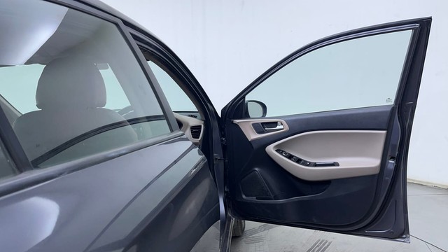 Second-hand 2020 Hyundai i20 Sportz Plus for sale in Hyderabad-16