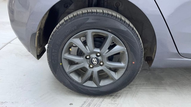 Second-hand 2020 Hyundai i20 Sportz Plus for sale in Hyderabad-18