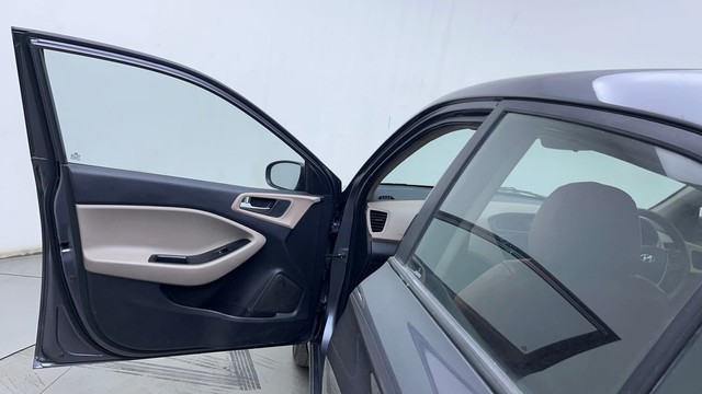 Second-hand 2020 Hyundai i20 Sportz Plus for sale in Hyderabad-29