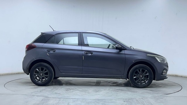Second-hand 2020 Hyundai i20 Sportz Plus for sale in Hyderabad-2