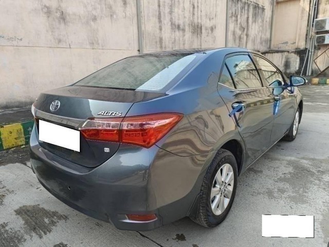 Second-hand 2015 Toyota Corolla Altis G AT for sale in Noida-2