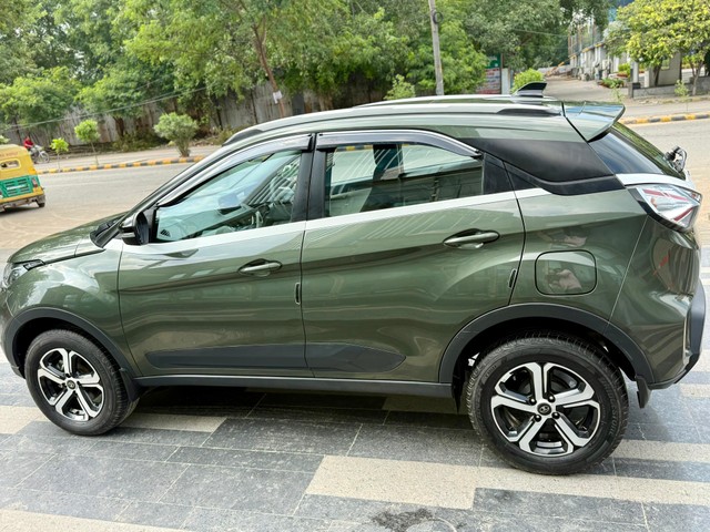 Second-hand 2023 Tata Nexon XZA Plus AMT for sale in New Delhi-3