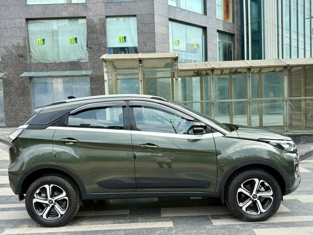 Second-hand 2023 Tata Nexon XZA Plus AMT for sale in New Delhi-1