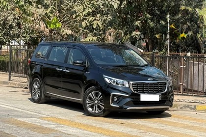 Second-hand 2020 Kia Carnival Premium for sale in Mumbai