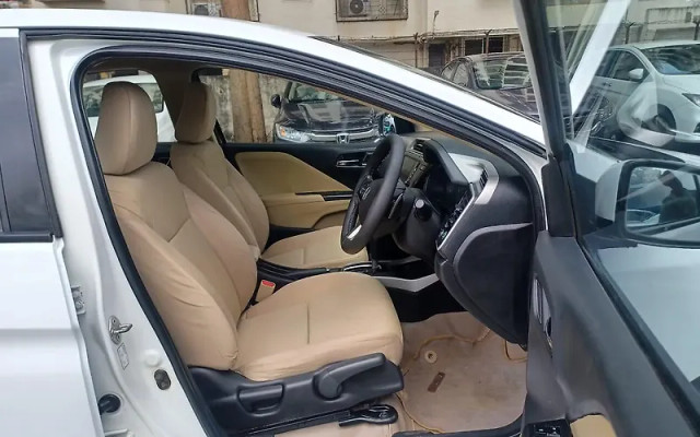 Second-hand 2019 Honda City V CVT for sale in Mumbai-8