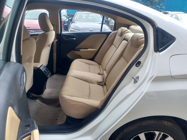 Second-hand 2019 Honda City V CVT for sale in Mumbai-17