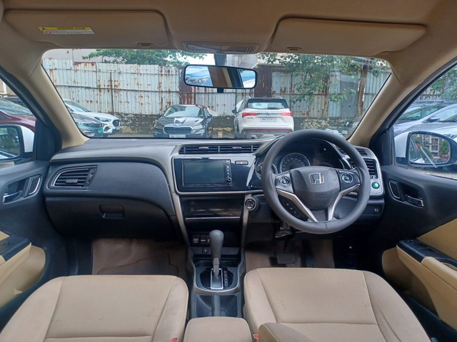Second-hand 2019 Honda City V CVT for sale in Mumbai-14