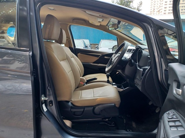 Second-hand 2022 Honda Jazz VX for sale in Mumbai-11