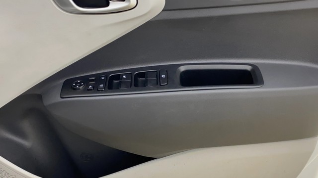 Second-hand 2024 Hyundai i20 Asta for sale in Ahmedabad-9