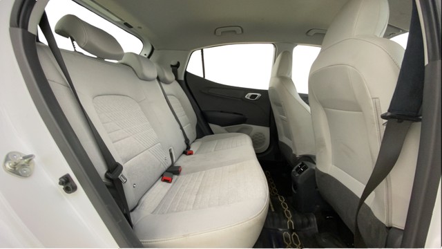 Second-hand 2024 Hyundai i20 Asta for sale in Ahmedabad-3