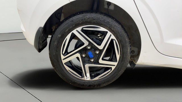 Second-hand 2024 Hyundai i20 Asta for sale in Ahmedabad-28