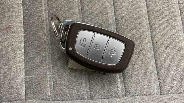 Second-hand 2024 Hyundai i20 Asta for sale in Ahmedabad-11