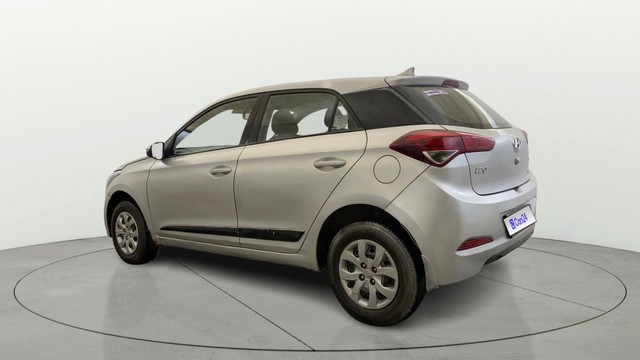 Hyundai i20 Sportz 1.2 Second-hand 2016 Hyundai i20 Sportz 1.2 for sale in Noida-15