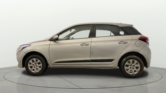 Hyundai i20 Sportz 1.2 Second-hand 2016 Hyundai i20 Sportz 1.2 for sale in Noida-16