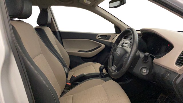 Hyundai i20 Sportz 1.2 Second-hand 2016 Hyundai i20 Sportz 1.2 for sale in Noida-25