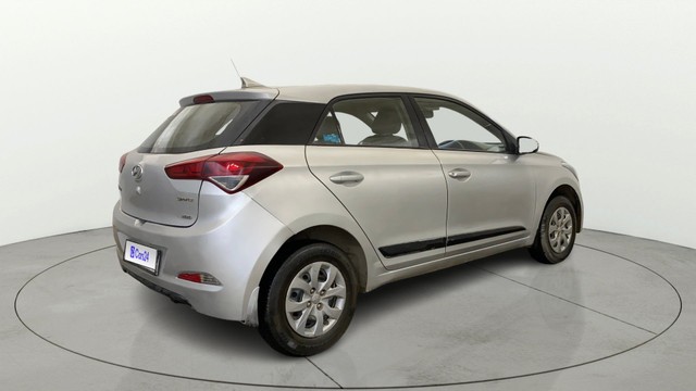 Hyundai i20 Sportz 1.2 Second-hand 2016 Hyundai i20 Sportz 1.2 for sale in Noida-13