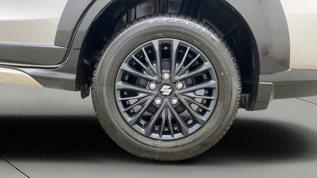 Second-hand 2021 Maruti Suzuki XL6 Alpha AT for sale in Hyderabad-29