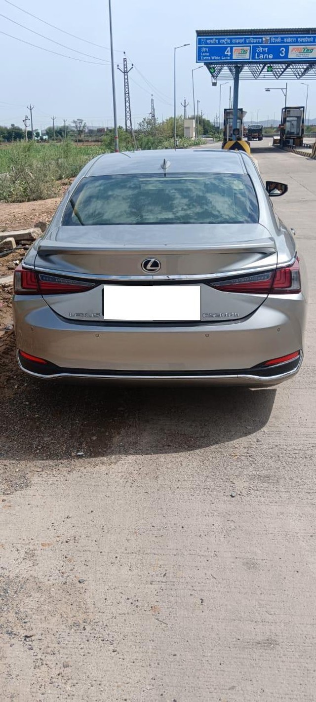 Second-hand 2025 Lexus ES 300h Exquisite for sale in New Delhi-1