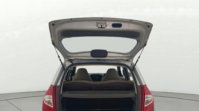 Second-hand 2015 Hyundai i10 Sportz 1.1L for sale in New Delhi-20