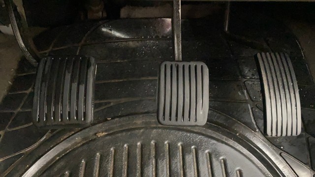 Second-hand 2015 Hyundai i10 Sportz 1.1L for sale in New Delhi-14