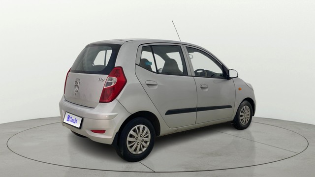 Second-hand 2015 Hyundai i10 Sportz 1.1L for sale in New Delhi-2